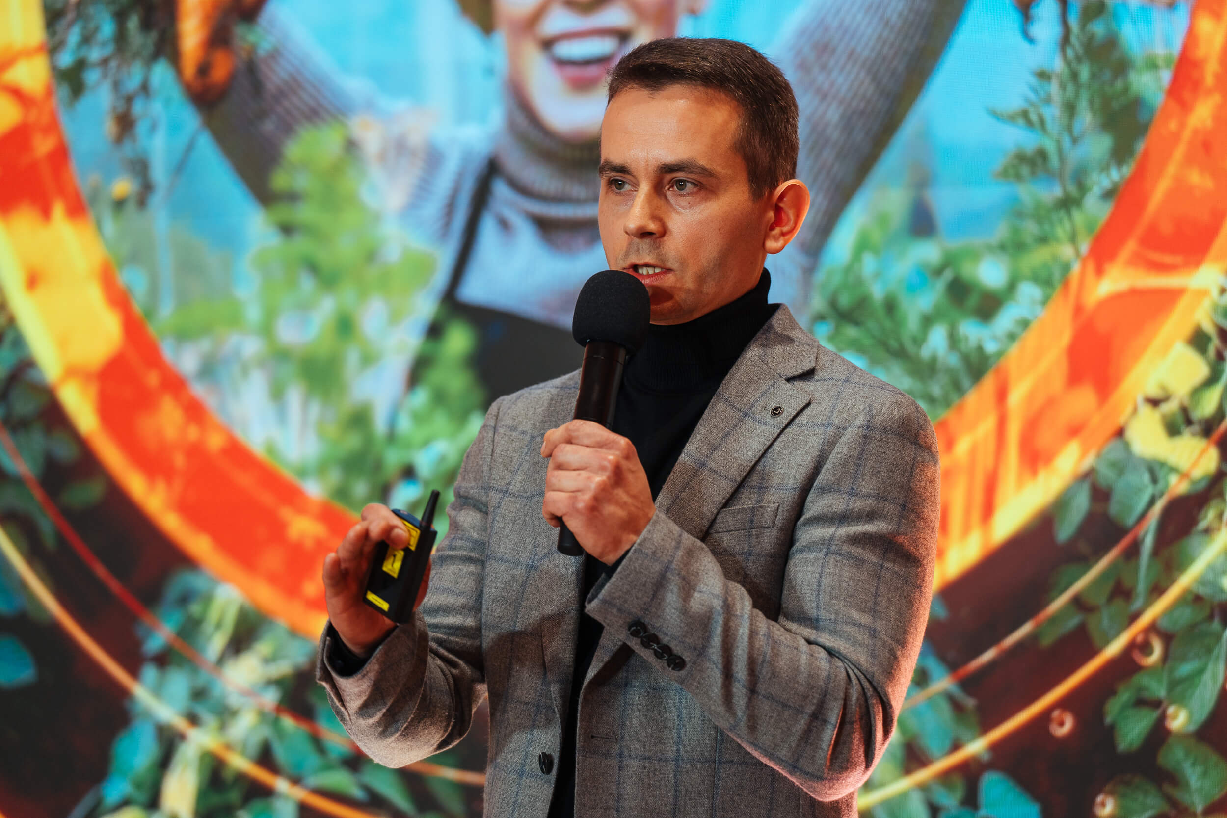 CEO Łukasz Kopiński prezentujący projekt Owoce 4.0 na Finale VI Edycji Programu Grantowego ING - Warszawa, 4.12.2024