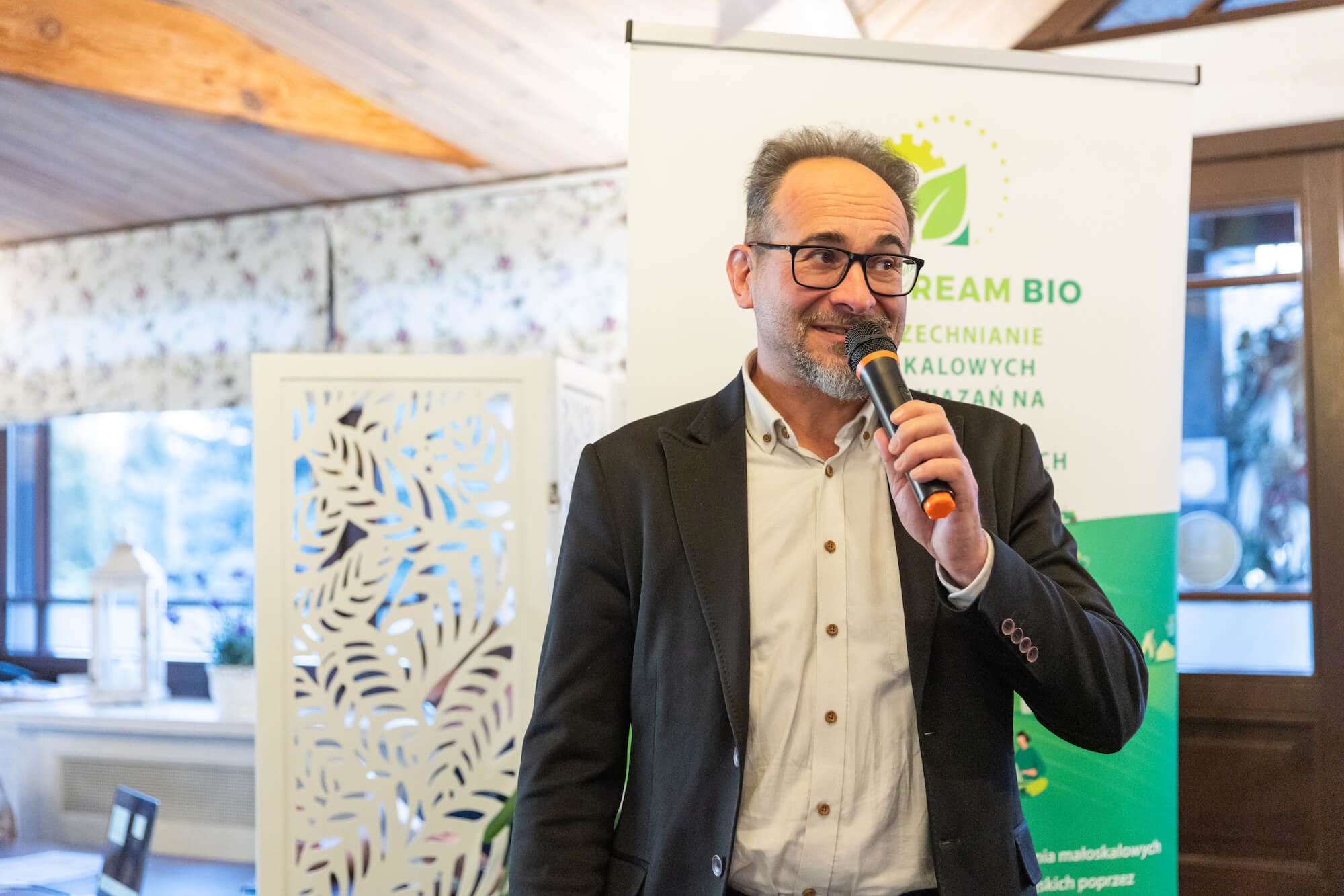 Brokwer Innowacji w LODR w Końskowoli Marek Siuciak, członek Grupy Operacyjnej Owoce 4.0, na Konferencji podsumowującej projekt realizowany przez Grupę Operacyjną „OWOCE 4.0” - Wąwolnica, 29.11.2024