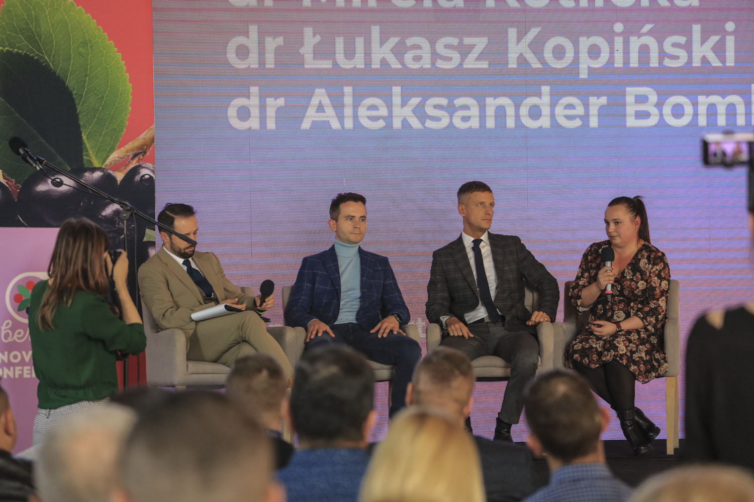 CEO Łukasz Kopiński prezentujący projekt Owoce 4.0 na konferencji Berry Innovation Conference - Mała Wieś, 22.10.2024